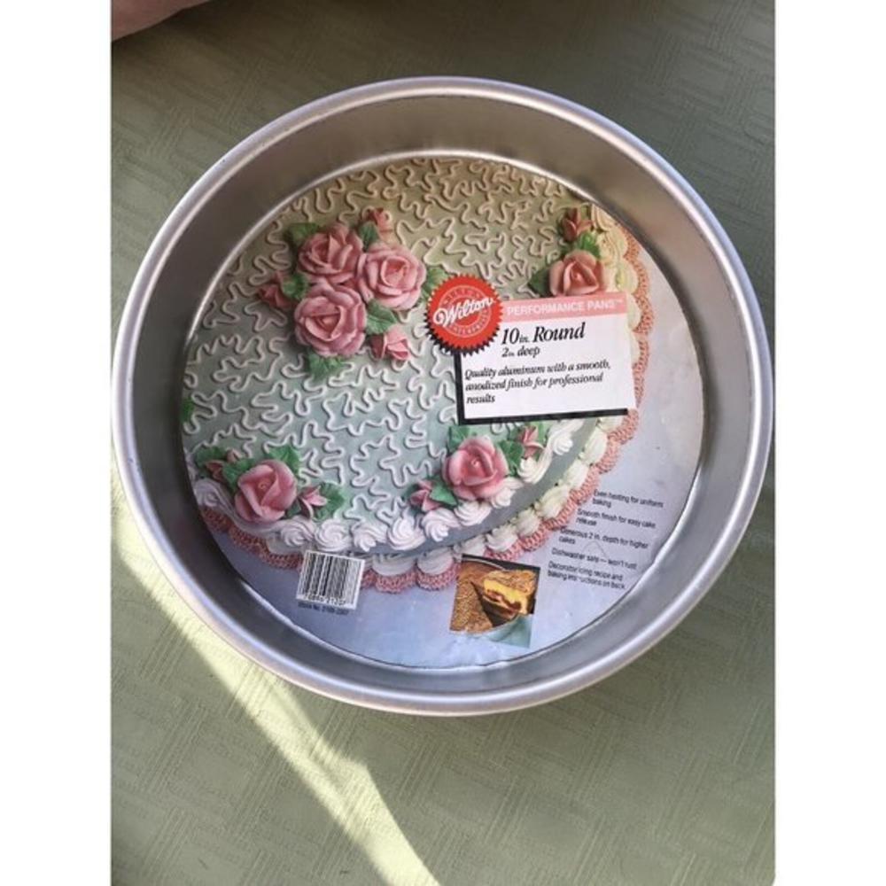 Wilton 10" in x 2" in Aluminum Round Cake pan Brand‎